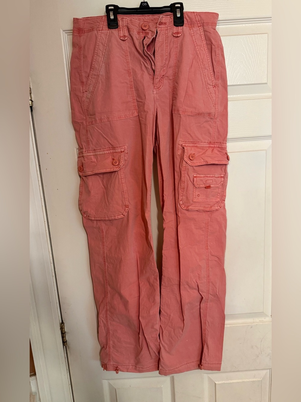 American Eagle Outfitters Women's Wide Leg Cargo Pants in Coral Pink size 6 long